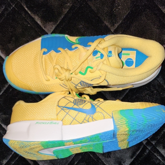 Nike Zoom Challenge Pickleball shoes In woman's size 8 - Picture 5 of 6